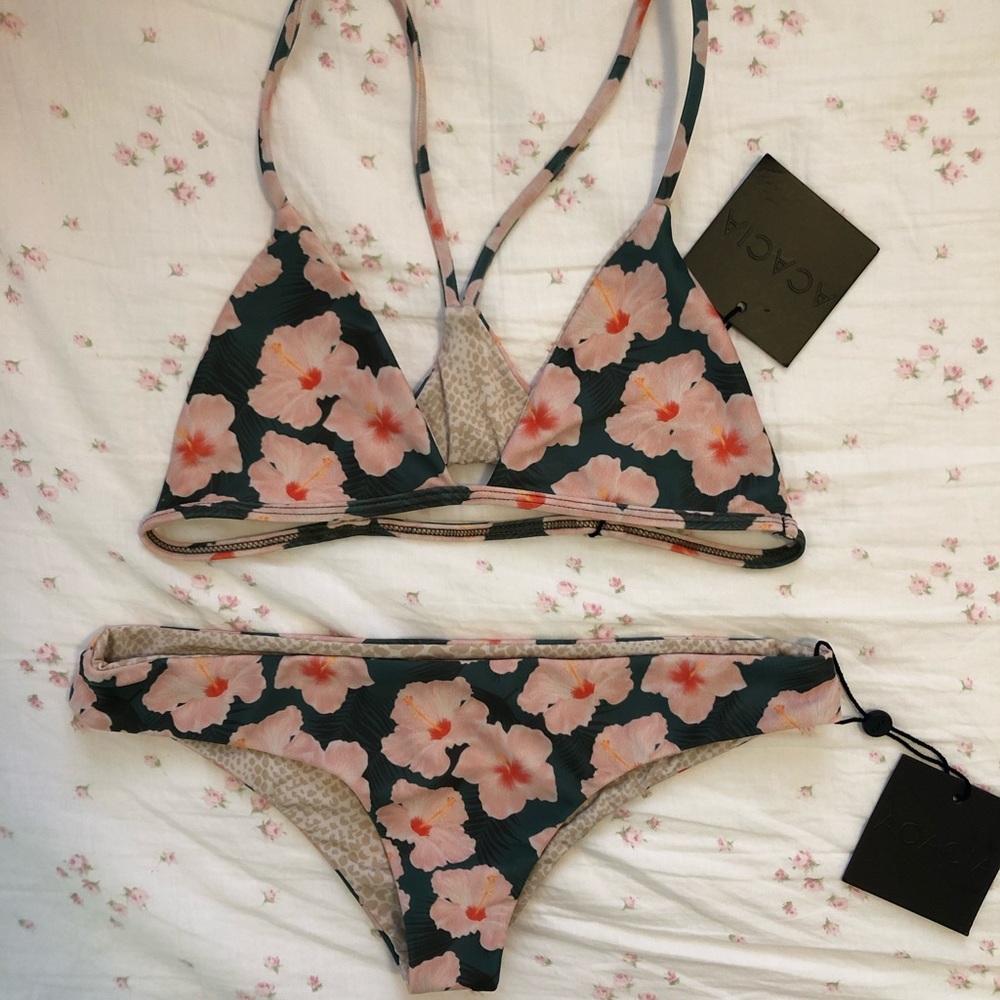 ‼️SOLD‼️Acacia set in Mahalo print